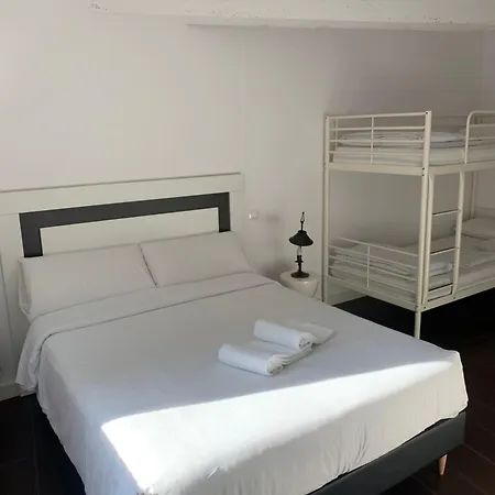 Enjoy Hostal *